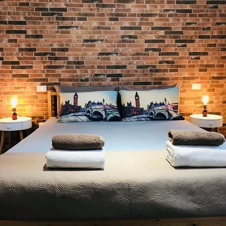 Blaxej, Nel Cuore Di Verona, Moderno Ed Elegante, 4 Posti Letto, Wi-fi, Self Check In Apartment *
