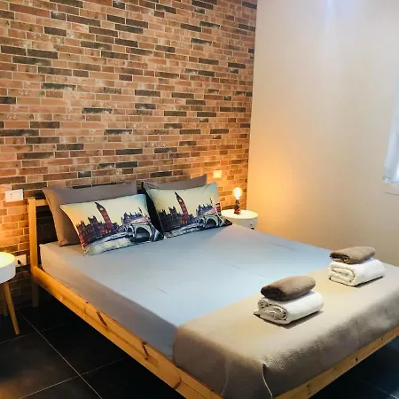 Blaxej, Nel Cuore Di Verona, Moderno Ed Elegante, 4 Posti Letto, Wi-fi, Self Check In Apartment Verona
