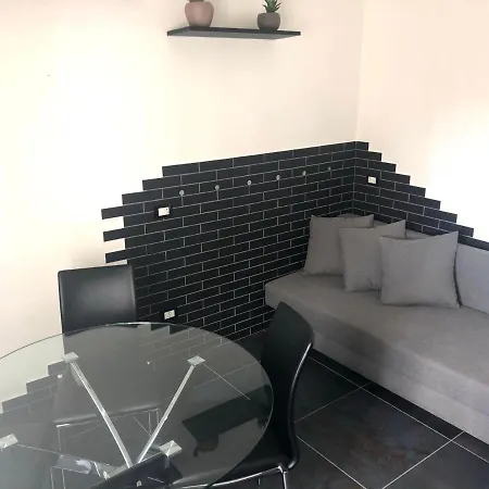 Apartment Blaxej, Nel Cuore Di Verona, Moderno Ed Elegante, 4 Posti Letto, Wi-fi, Self Check In *