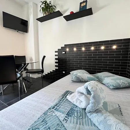 Blaxej, Nel Cuore Di Verona, Moderno Ed Elegante, 4 Posti Letto, Wi-fi, Self Check In Verona