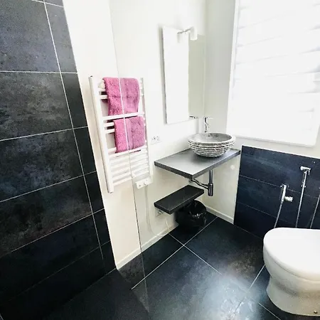 Blaxej, Nel Cuore Di Verona, Moderno Ed Elegante, 4 Posti Letto, Wi-fi, Self Check In *