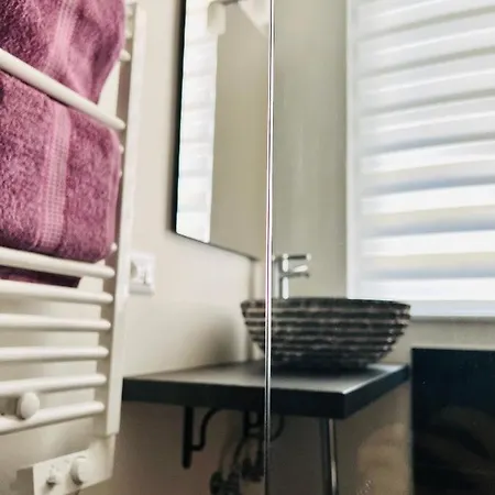 Apartment Blaxej, Nel Cuore Di Verona, Moderno Ed Elegante, 4 Posti Letto, Wi-fi, Self Check In *