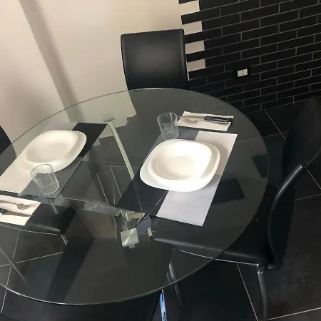 Blaxej, Nel Cuore Di Verona, Moderno Ed Elegante, 4 Posti Letto, Wi-fi, Self Check In Verona