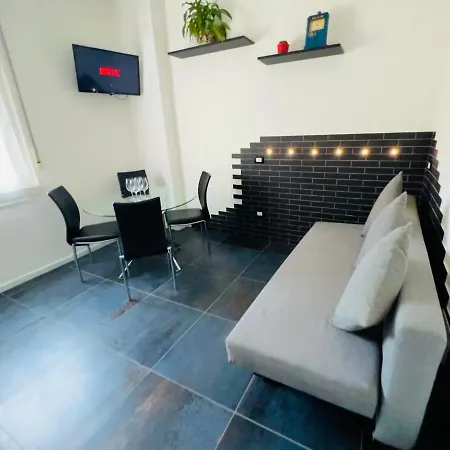 아파트 Blaxej, Nel Cuore Di Verona, Moderno Ed Elegante, 4 Posti Letto, Wi-fi, Self Check In *