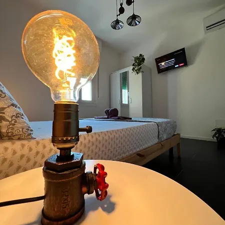 דירה Blaxej, Nel Cuore Di Verona, Moderno Ed Elegante, 4 Posti Letto, Wi-fi, Self Check In ורונה