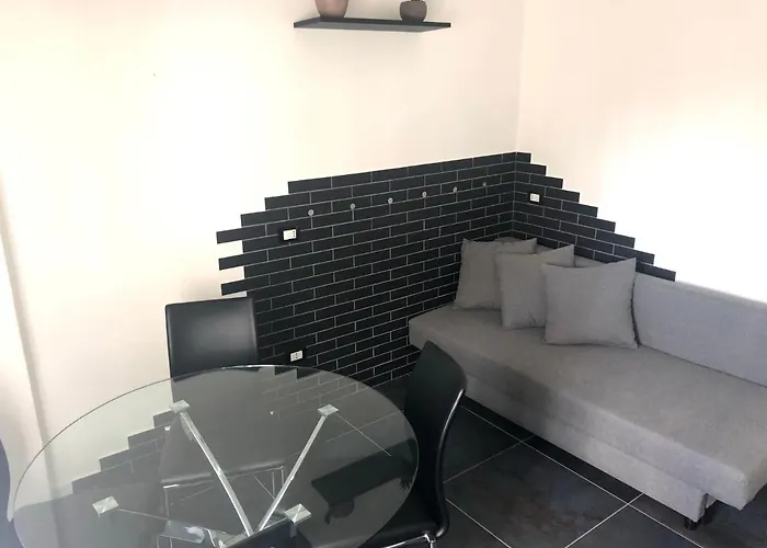 아파트 Blaxej, Nel Cuore Di Verona, Moderno Ed Elegante, 4 Posti Letto, Wi-fi, Self Check In *