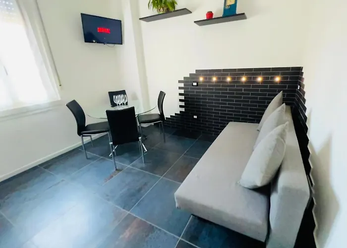 아파트 Blaxej, Nel Cuore Di Verona, Moderno Ed Elegante, 4 Posti Letto, Wi-fi, Self Check In *