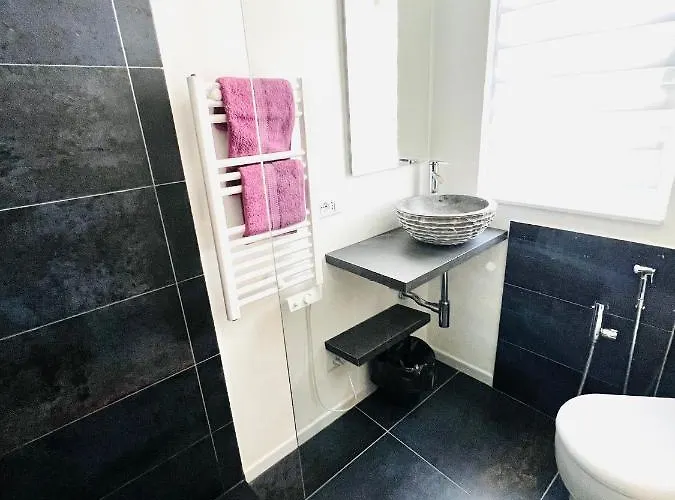 Blaxej, Nel Cuore Di Verona, Moderno Ed Elegante, 4 Posti Letto, Wi-fi, Self Check In *