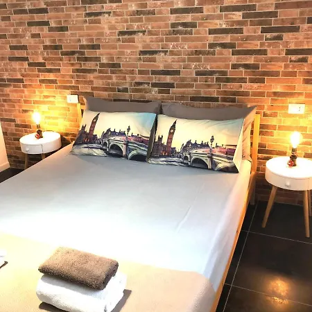 Lägenhet Blaxej, Nel Cuore Di Verona, Moderno Ed Elegante, 4 Posti Letto, Wi-fi, Self Check In *